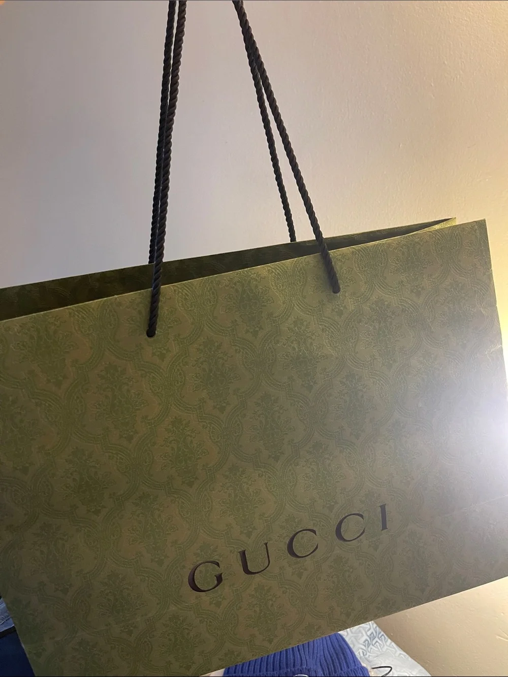 Gucci shopping bag